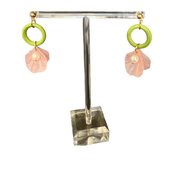 Bohemian Green Circle with Pink Petals & Faux Pearl Drop Earrings NWT - Picture 2 of 3
